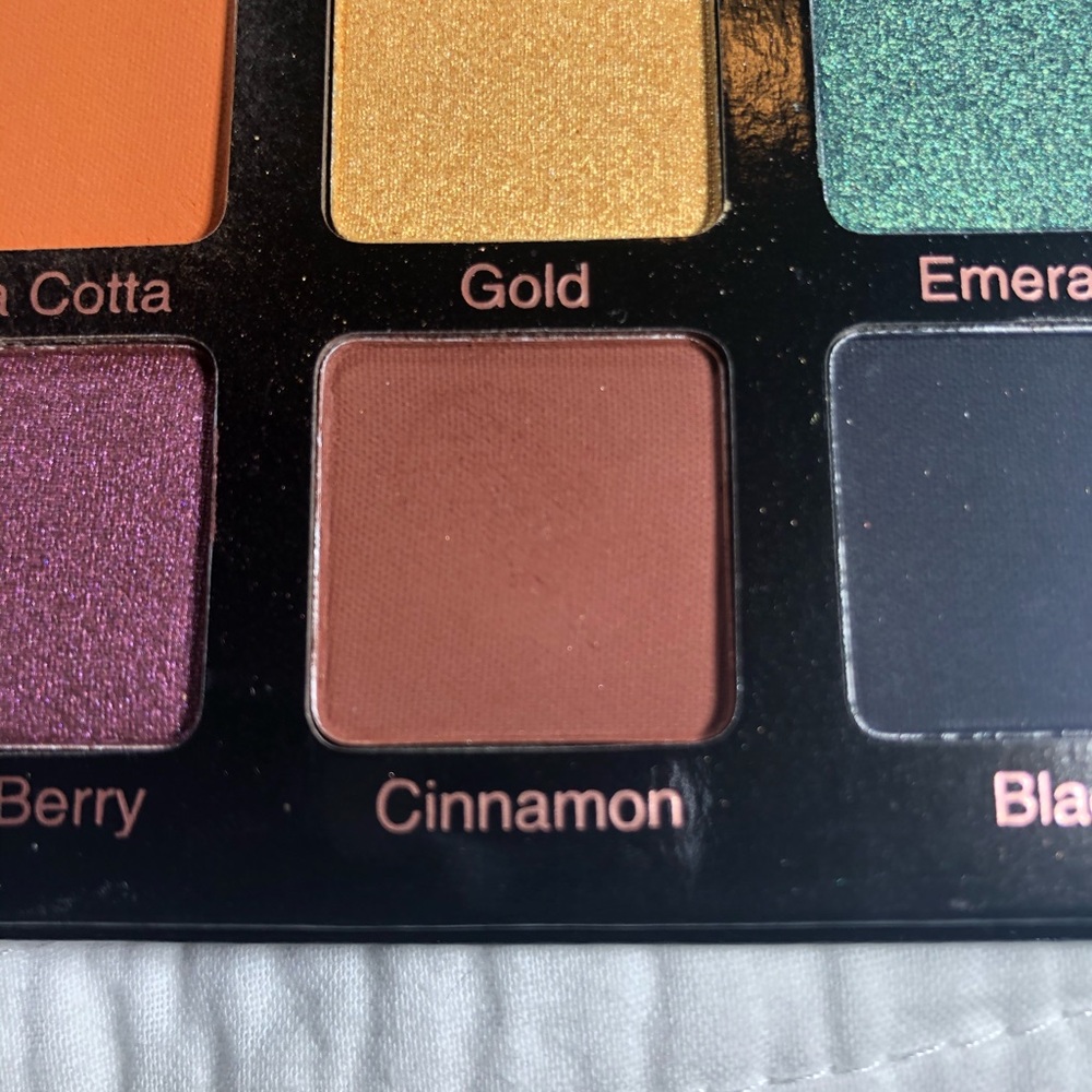 VIOLET VOSS Essentials & Essentials 2 Bundle NWT - Picture 11 of 11